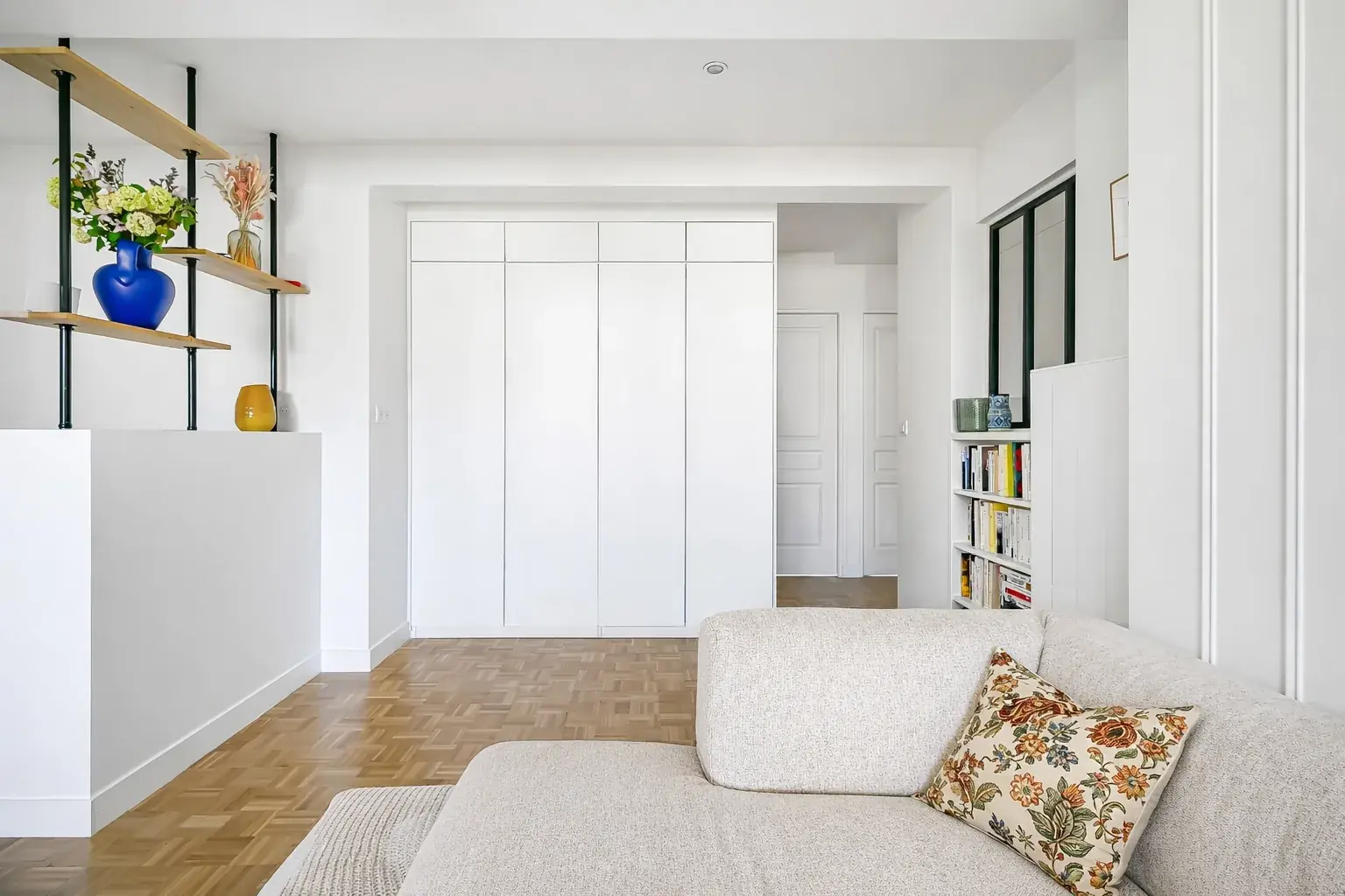 Chambre principale Belle Époque 90m² Vincennes — design intérieur, placard sur mesure, atmosphère apaisée — Teresa Lombardo architecte DPLG