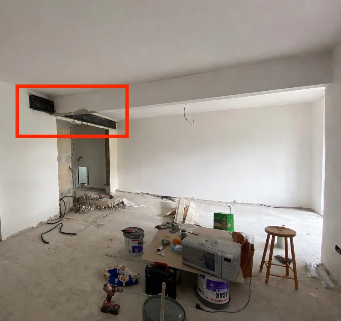 Chantier ouverture mur porteur — IPN posé visible en cours de travaux — Paris — Teresa Lombardo DPLG